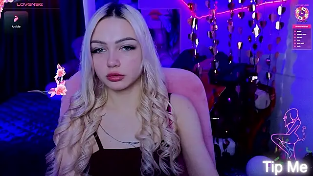 Snapshot of LinaLirian chatting on 03/04/26, 10:10 LinaLirian online show from 03/04/26, 10:10