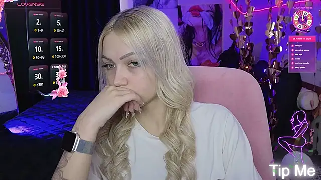 Snapshot of LinaLirian chatting on 04/13/26, 08:09 LinaLirian online show from 04/13/26, 08:09