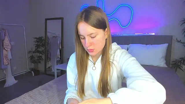 Candy Cansew online show from 09/10/25, 01:27