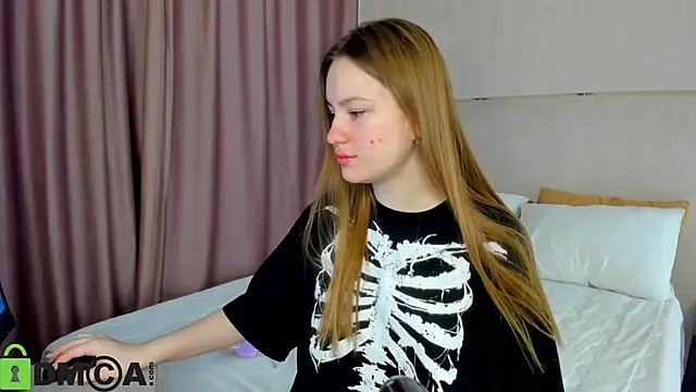 Candy Cansew online show from 10/25/25, 01:02