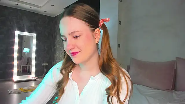 Candy Cansew online show from 02/18/26, 09:05