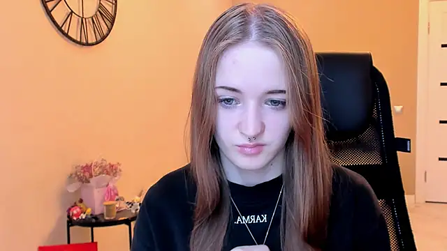 KateKayer online show from 11/05/25, 10:48
