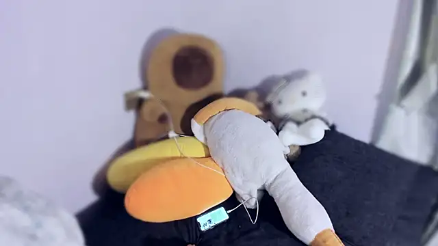 yuki3366 online show from 10/14/25, 01:45