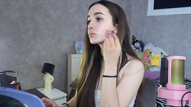 CupSizeGirl online show from 04/15/26, 09:49