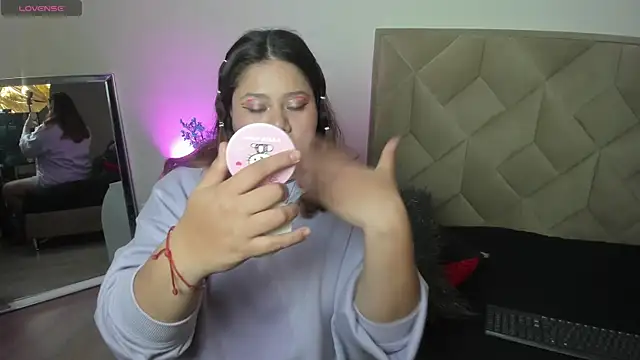 Snapshot of Paprika_ chatting on 03/22/25, 02:37 Paprika online show from 03/22/25, 02:37