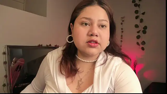 Snapshot of Paprika_ chatting on 09/15/25, 05:57 Paprika online show from 09/15/25, 05:57