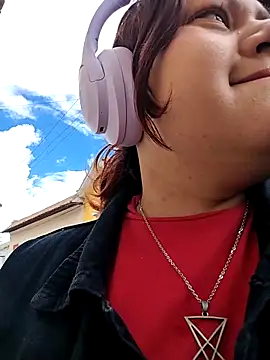 Snapshot of Paprika_ chatting on 09/28/25, 06:13 Paprika online show from 09/28/25, 06:13