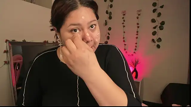 Snapshot of Paprika_ chatting on 09/30/25, 05:40 Paprika online show from 09/30/25, 05:40