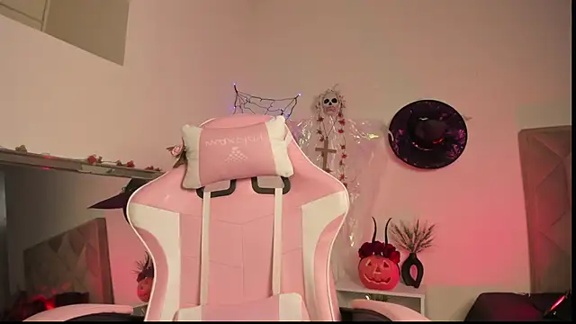 Snapshot of Paprika_ chatting on 10/07/25, 06:27 Paprika online show from 10/07/25, 06:27