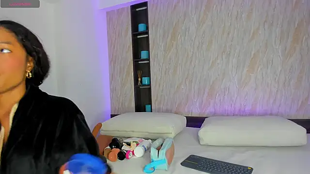 ciara blake online show from 10/07/25, 07:44