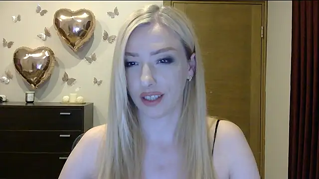 Snapshot of Wild_Silk_Desire chatting on 06/22/26, 04:26 Wild Silk Desire online show from 06/22/26, 04:26