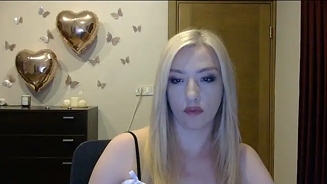 Snapshot of Wild_Silk_Desire chatting on 07/14/26, 04:34 Wild Silk Desire online show from 07/14/26, 04:34