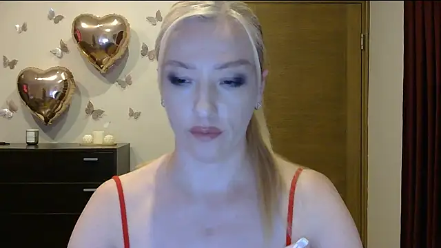 Snapshot of Wild_Silk_Desire chatting on 07/19/26, 04:44 Wild Silk Desire online show from 07/19/26, 04:44