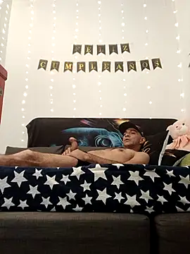 hotCOUPLEPETRA online show from 04/03/26, 12:08