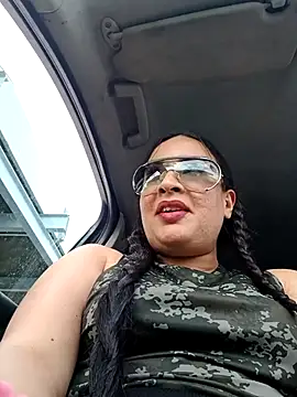 hotCOUPLEPETRA online show from 04/13/26, 03:06