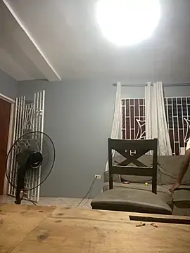 Snapshot of simp699999 chatting on 11/22/25, 04:11 simp699999 online show from 11/22/25, 04:11