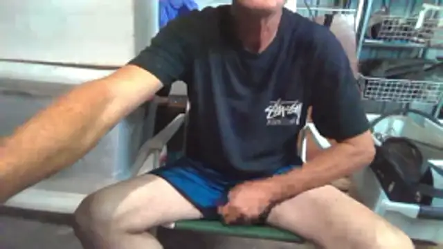 Lovyourpuss online show from 12/17/25, 06:41