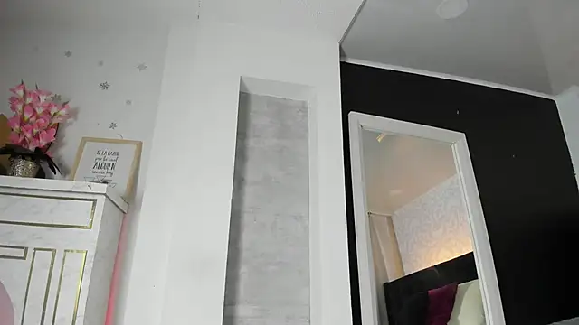 floraginette online show from 03/28/26, 12:21