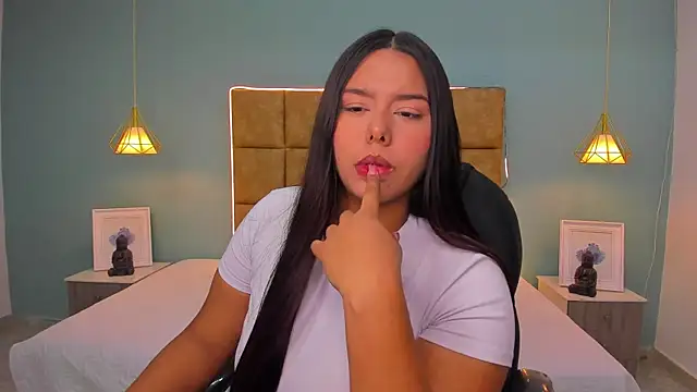 Snapshot of NaniXoxo18 chatting on 11/08/25, 01:00 NaniXoxo18 online show from 11/08/25, 01:00