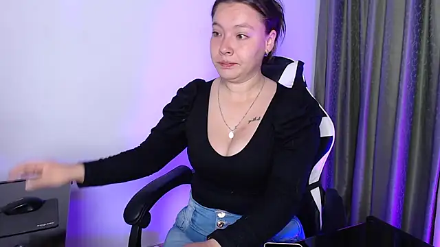 Snapshot of mariaana__222 chatting on 10/02/25, 04:19 mariaana 222 online show from 10/02/25, 04:19