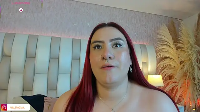 Snapshot of valt_ chatting on 11/20/25, 10:42 valt online show from 11/20/25, 10:42