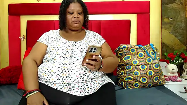 Snapshot of Exoticbigmandy chatting on 06/25/26, 02:21 Exoticbigmandy online show from 06/25/26, 02:21