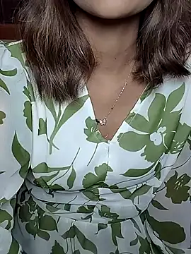 Isha Sax online show from 02/11/26, 04:23