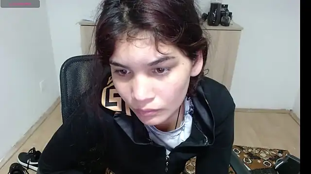 Snapshot of MalloryMyers chatting on 11/08/25, 08:29 MalloryMyers online show from 11/08/25, 08:29