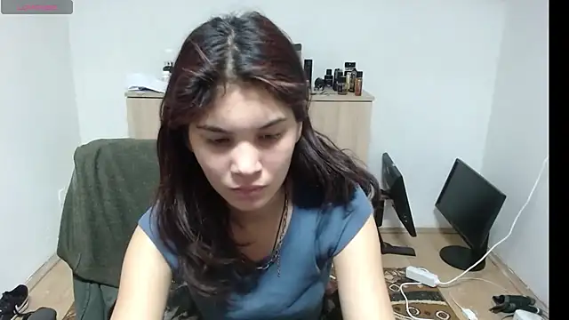 Snapshot of MalloryMyers chatting on 11/17/25, 08:14 MalloryMyers online show from 11/17/25, 08:14