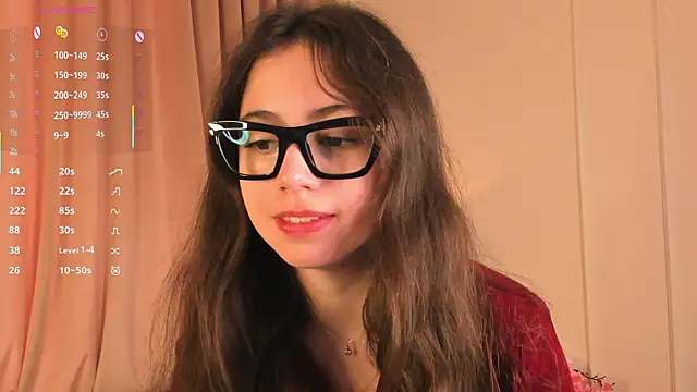 Snapshot of JulianaChapel chatting on 09/13/25, 08:36 JulianaChapel online show from 09/13/25, 08:36