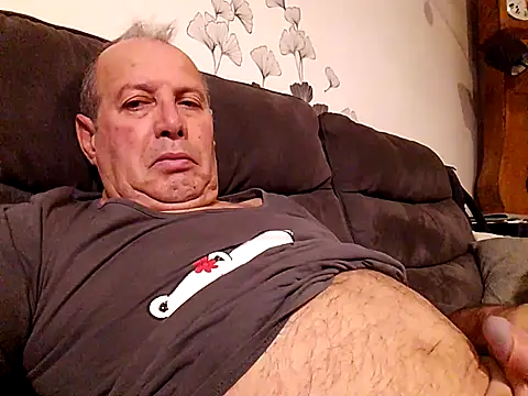 Vince072 online show from 11/07/25, 04:12