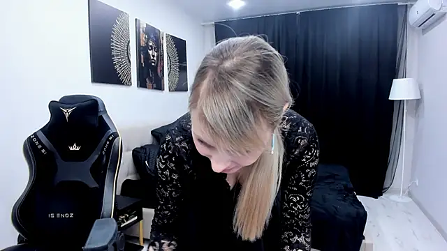 Snapshot of LindaSandy_1 chatting on 03/15/26, 07:14 LindaSandy 1 online show from 03/15/26, 07:14