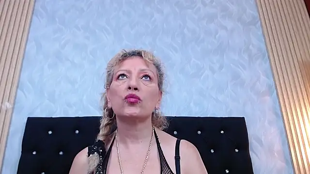 xandrinakarzon online show from 02/17/26, 01:18