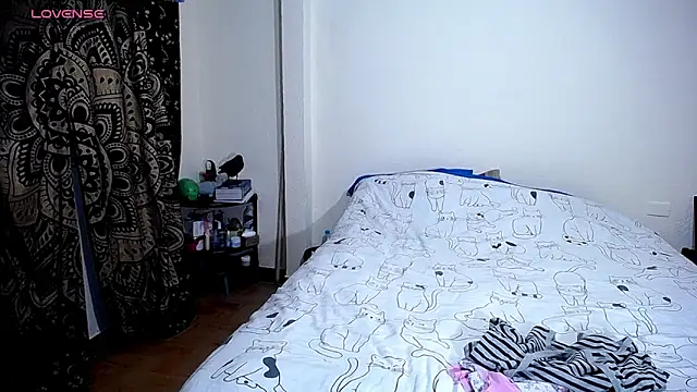 Violet Bosh online show from 09/29/25, 03:33