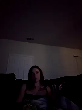 Snapshot of superlonelygirl04 chatting on 11/05/25, 03:39 superlonelygirl04 online show from 11/05/25, 03:39