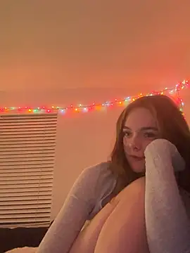 Snapshot of superlonelygirl04 chatting on 12/17/25, 03:12 superlonelygirl04 online show from 12/17/25, 03:12