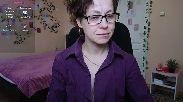 Snapshot of Ronda_Roni chatting on 02/07/26, 12:20 Ronda Roni online show from 02/07/26, 12:20