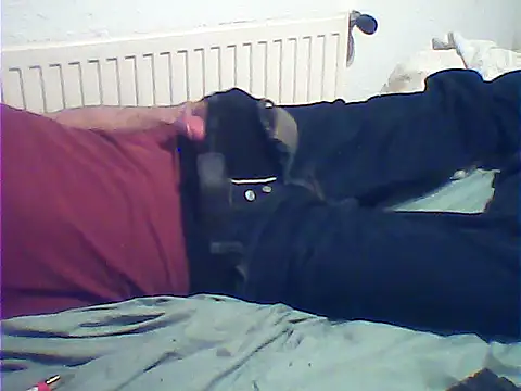 Snapshot of rimbaud77 chatting on 10/10/25, 05:34 rimbaud77 online show from 10/10/25, 05:34