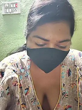 Snapshot of Liyaa_24 chatting on 02/09/26, 04:33 Liyaa 24 online show from 02/09/26, 04:33