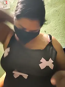 Snapshot of Liyaa_24 chatting on 02/17/26, 04:57 Liyaa 24 online show from 02/17/26, 04:57