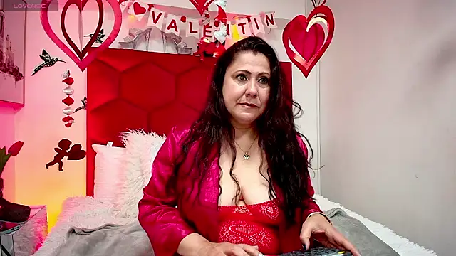 Snapshot of EmmaJhomson chatting on 02/14/26, 12:57 EmmaJhomson online show from 02/14/26, 12:57