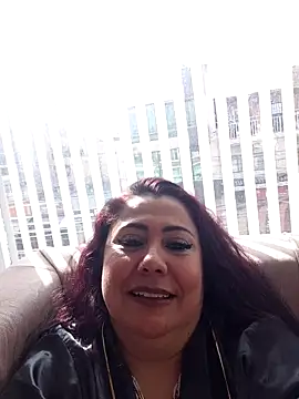 Snapshot of EmmaJhomson chatting on 04/14/26, 01:06 EmmaJhomson online show from 04/14/26, 01:06