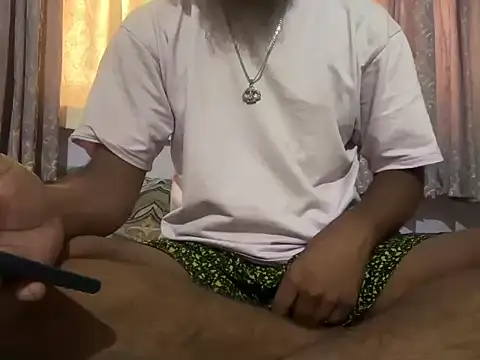 Snapshot of Matt6102 chatting on 10/09/25, 04:10 Matt6102 online show from 10/09/25, 04:10