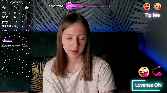 Snapshot of ChristyCrayme chatting on 04/24/26, 10:01 ChristyCrayme online show from 04/24/26, 10:01