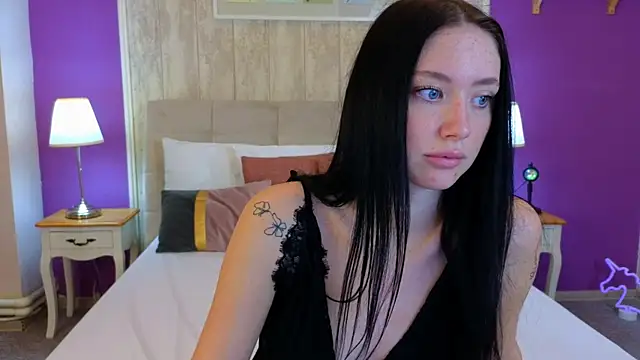 Snapshot of Ivanna__Rose chatting on 10/02/25, 04:41 Ivanna Rose online show from 10/02/25, 04:41