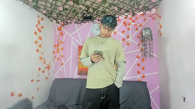 Snapshot of Bastian_boyshot77 chatting on 11/15/25, 02:13 Bastian boyshot77 online show from 11/15/25, 02:13