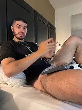 Snapshot of AxelThompson_ chatting on 09/13/25, 11:10 AxelThompson online show from 09/13/25, 11:10