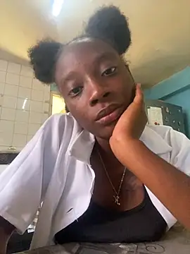 Snapshot of GeileErica chatting on 11/04/25, 07:24 GeileErica online show from 11/04/25, 07:24