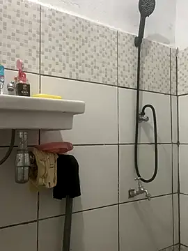 Snapshot of GeileErica chatting on 11/08/25, 12:11 GeileErica online show from 11/08/25, 12:11