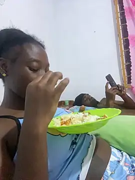 Snapshot of GeileErica chatting on 11/18/25, 01:00 GeileErica online show from 11/18/25, 01:00